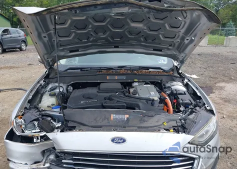 2019 Ford Fusion Hybrid Se z USA, uszkodzony, nr VIN 3FA6P0LU9KR157653